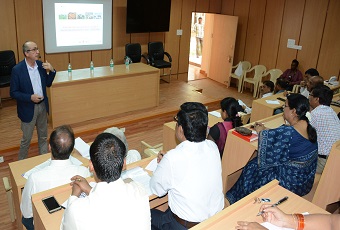 Mechanization of field maintenance breeding 